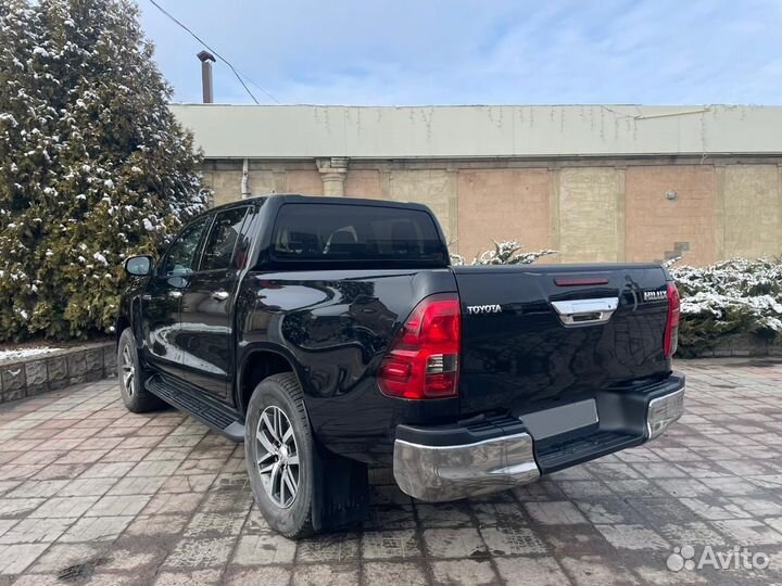 Toyota Hilux 2.8 AT, 2019, 150 000 км