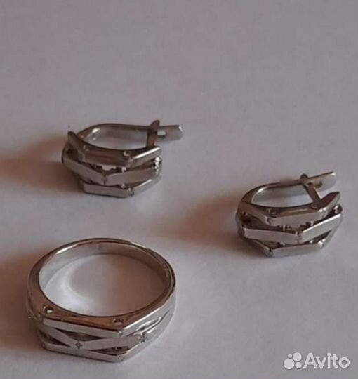 Кольцо и серьги с бриллиантами