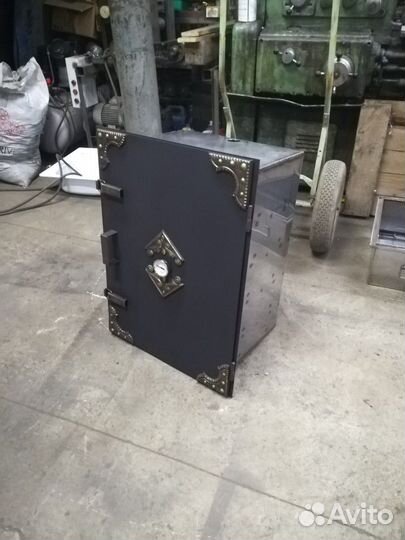 Коптильня встраиваемая для барбекю комплекса