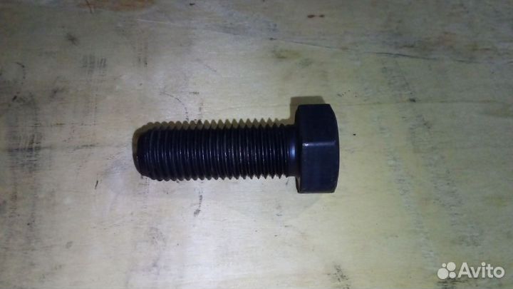 Болт 4262586 EX75UR-3 ITR