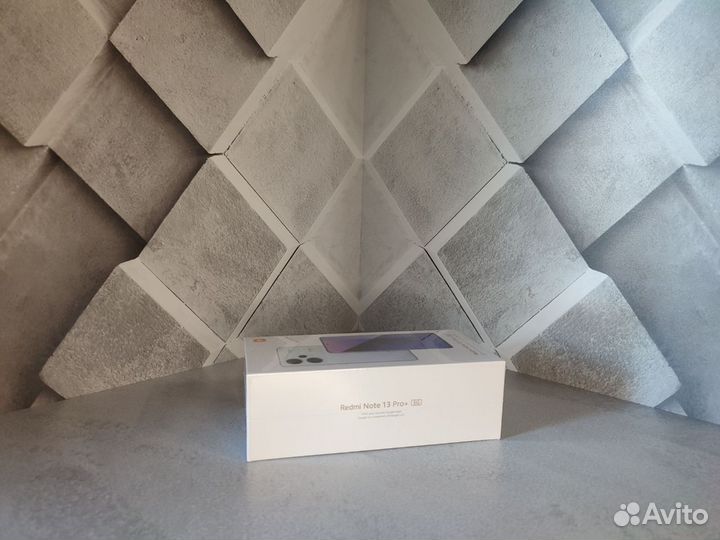 Xiaomi Redmi Note 13 Pro+, 8/256 ГБ
