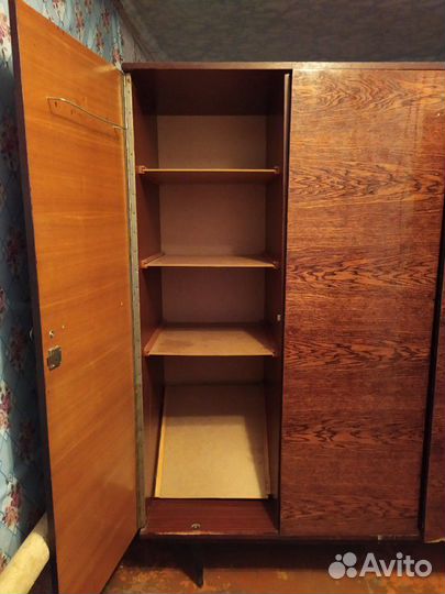 Шкаф