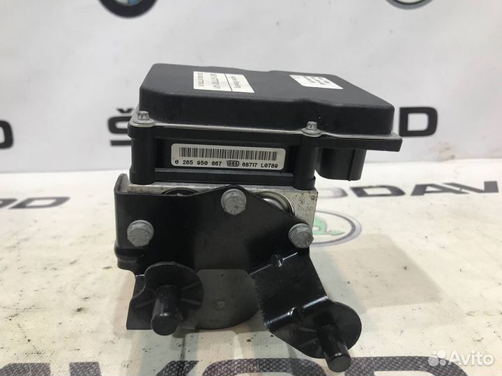 Блок ABS (насос) BMW 5-Series/M5