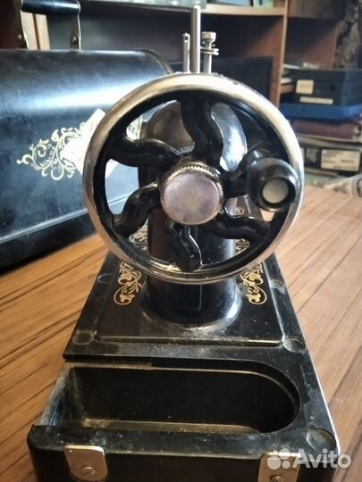 Швейная машинка