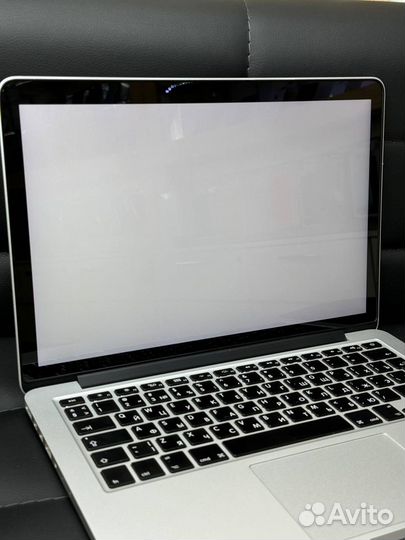 MacBook Pro 13 2015 8/128Gb (intel i5)