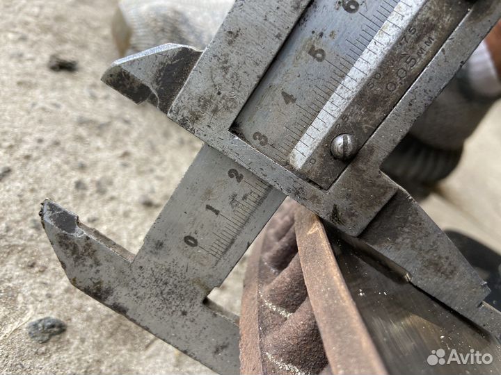 Передние тормозные диски Land cruiser 200