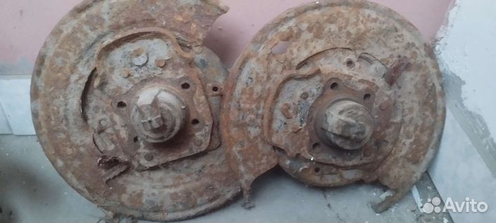 Ступица задняя и щиток ручного тормоза для Эпика