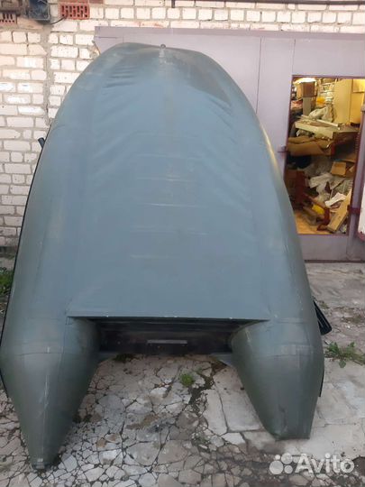 Лодка надувная моторная
