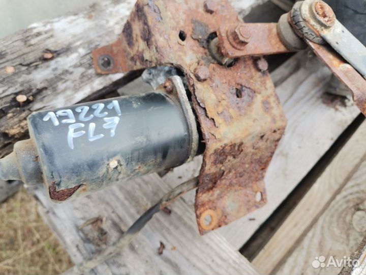 Моторчик стеклоочистителей Volvo FL7 FL10 FL12