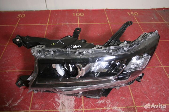 Фара левая Toyota Land Cruiser Prado