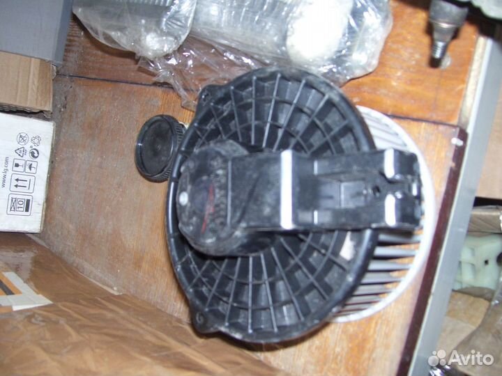 Мазда 6 GG мотор отопителя