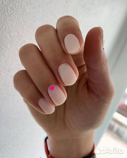 Маникюр и педикюр