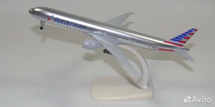 Модель самолета Boeing 777-300ER American Airlines