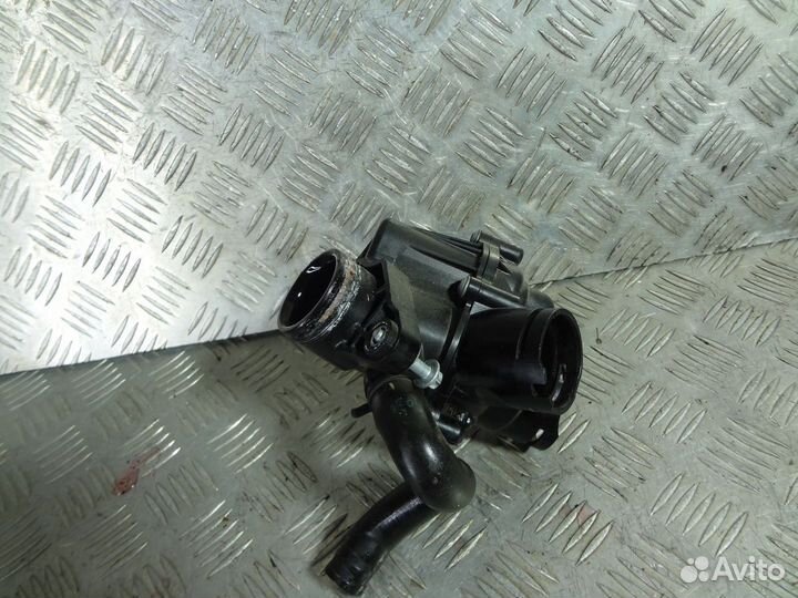 Патрубок системы охлаждения Мерседес m274