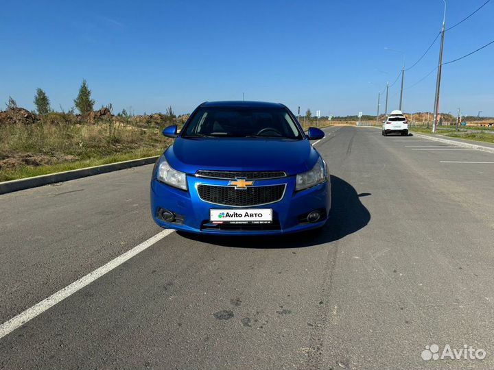 Chevrolet Cruze 1.8 МТ, 2011, 266 000 км