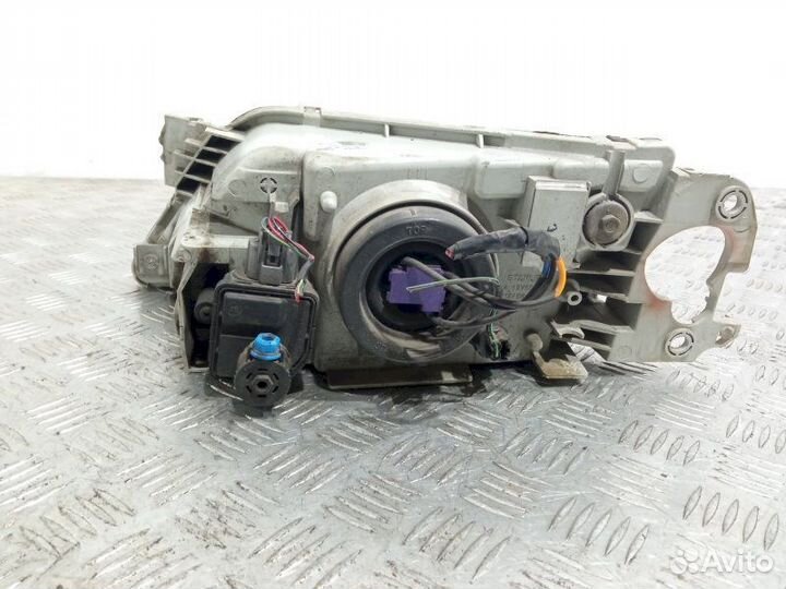 Фара Mazda Premacy (1999-2007)