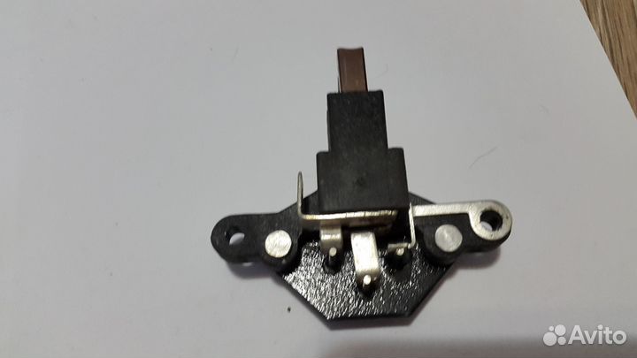 Щетки генератора ваз2114