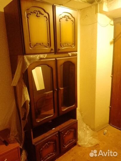 Шкаф-сервант с отделениями для хранения