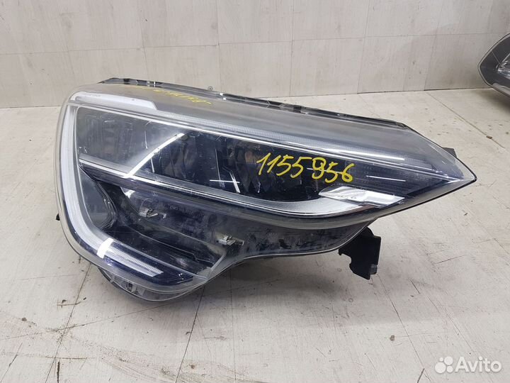 Фара правая Renault Arkana