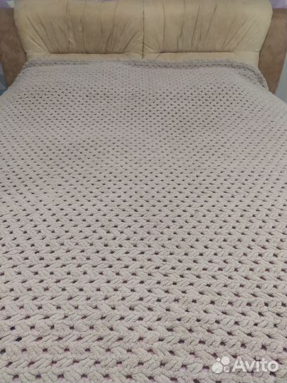 Кровать двухспальная с матрасом