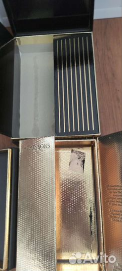 Коробки от элитного парфюма набором