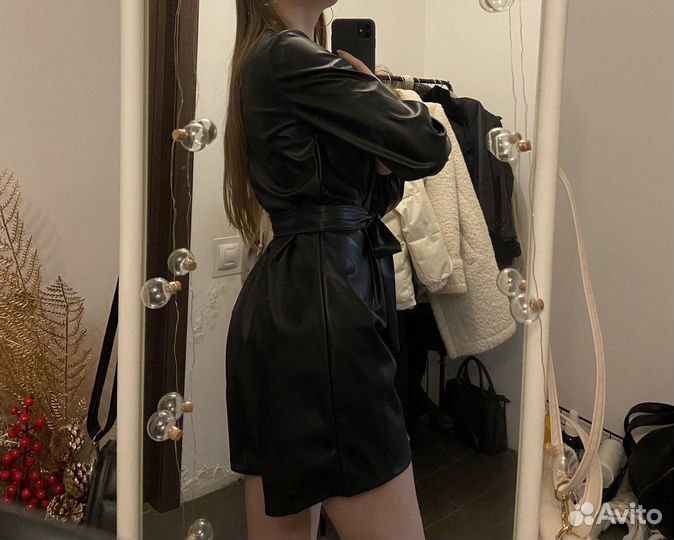 Костюм из экокожи женский