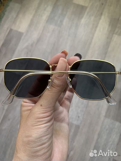 Солнцезащитные очки