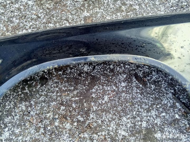 Крыло левое Мерседес 124