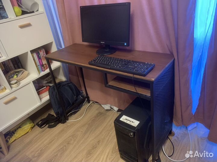 Компьютерный стол + компьютер