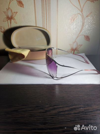 Солнцезащитные очки женские брендовые