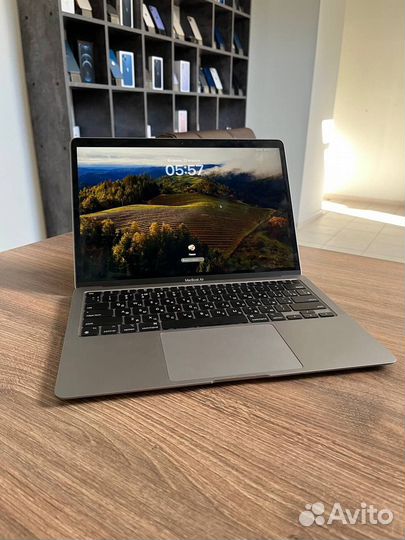 Apple MacBook Air 13 2020 m1 8/256gb
