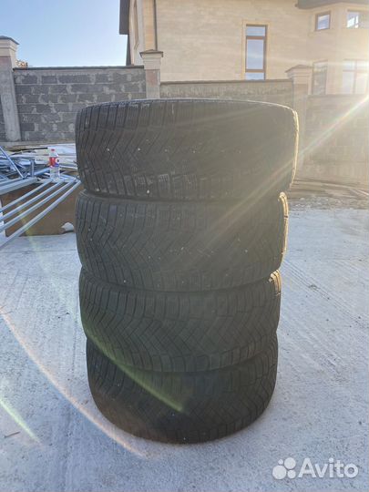 Pirelli Ice Zero FR 245/45 R18