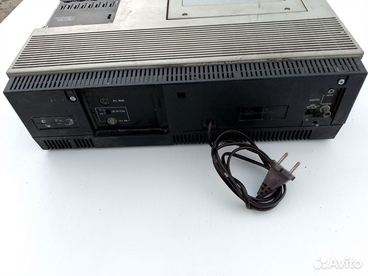 Видеомагнитофон вм-12