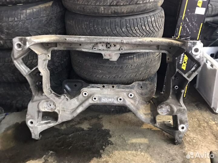 Балка передняя на мерседес w203