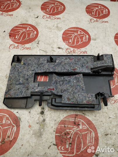 Декоративная накладка торпедо передняя правая