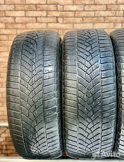 Goodyear UltraGrip Performance 225/55 R17