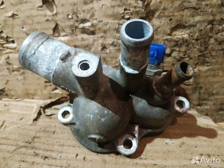 Корпус термостата Nissan X-Trail