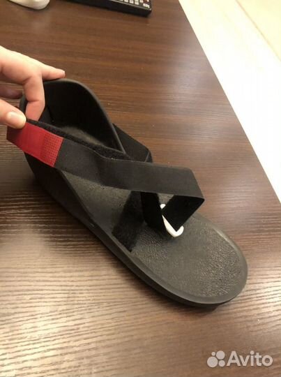 Послеоперационный ботинок правый