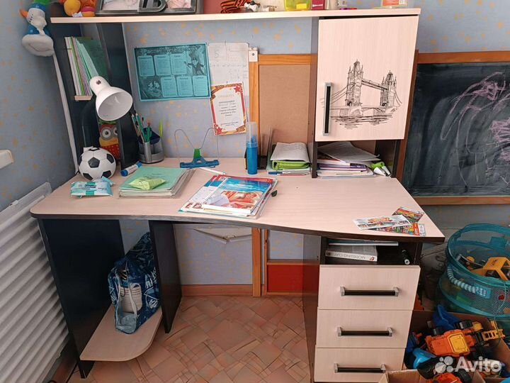 Детский письменный стол бу