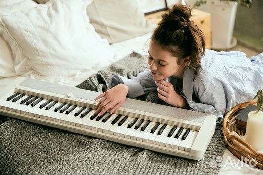 Облегченное пианино Casio CT-S1WE