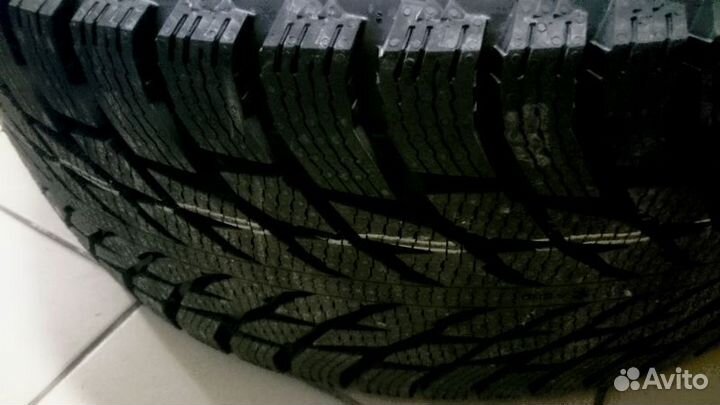Nokian Tyres Hakkapeliitta R3 275/35 R20 102T