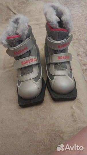 Лыжные ботинки
