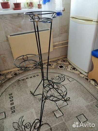 Подставка для цветов напольная металлическая
