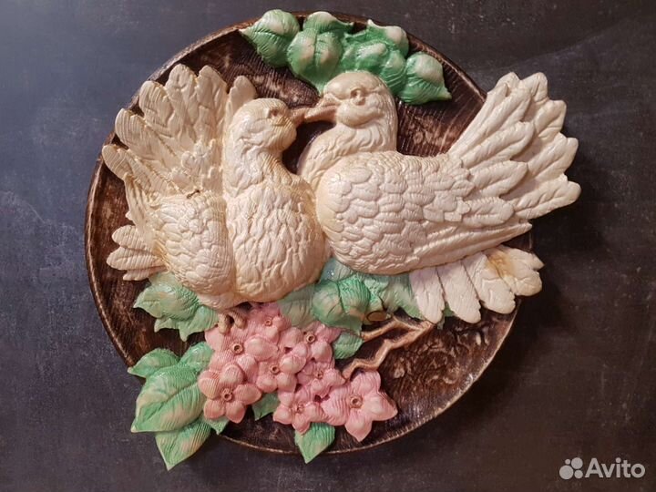 Панно из дерева Голуби