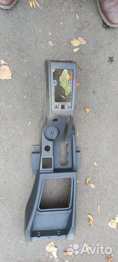 Консоль между сидений LADA Приора