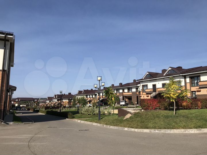 3-к. квартира, 90 м², 1/2 эт.