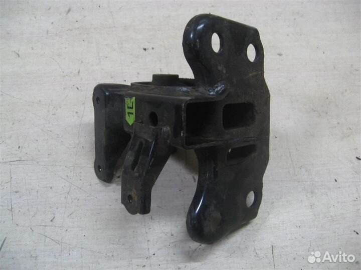 Опора (подушка) кпп Toyota Avensis T27 2011