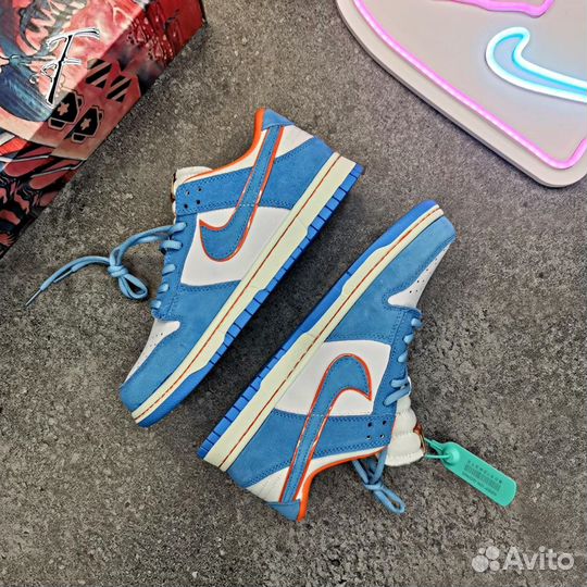 Кроссовки Nike Новые