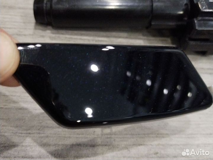 Camry 70 форсунка омывателя правая в сборе 21-24