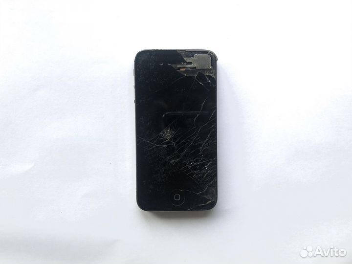 Телефон iPhone 7 и iPhone 4